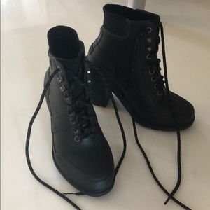 Hunter lace up heeled booties